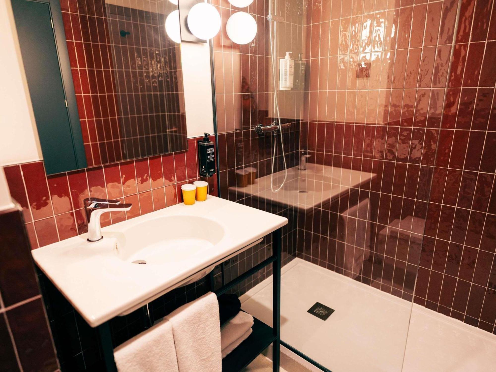 Quarto Standard com 1 Cama de Casal