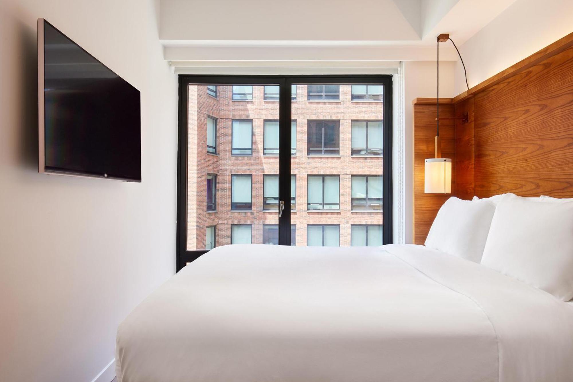 Queen Room Courtyard View