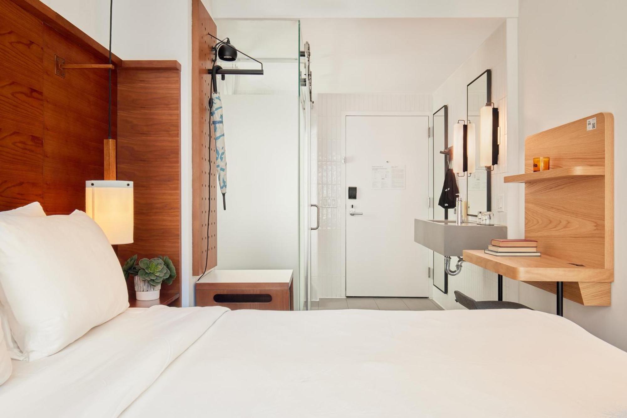 Queen Room Courtyard View