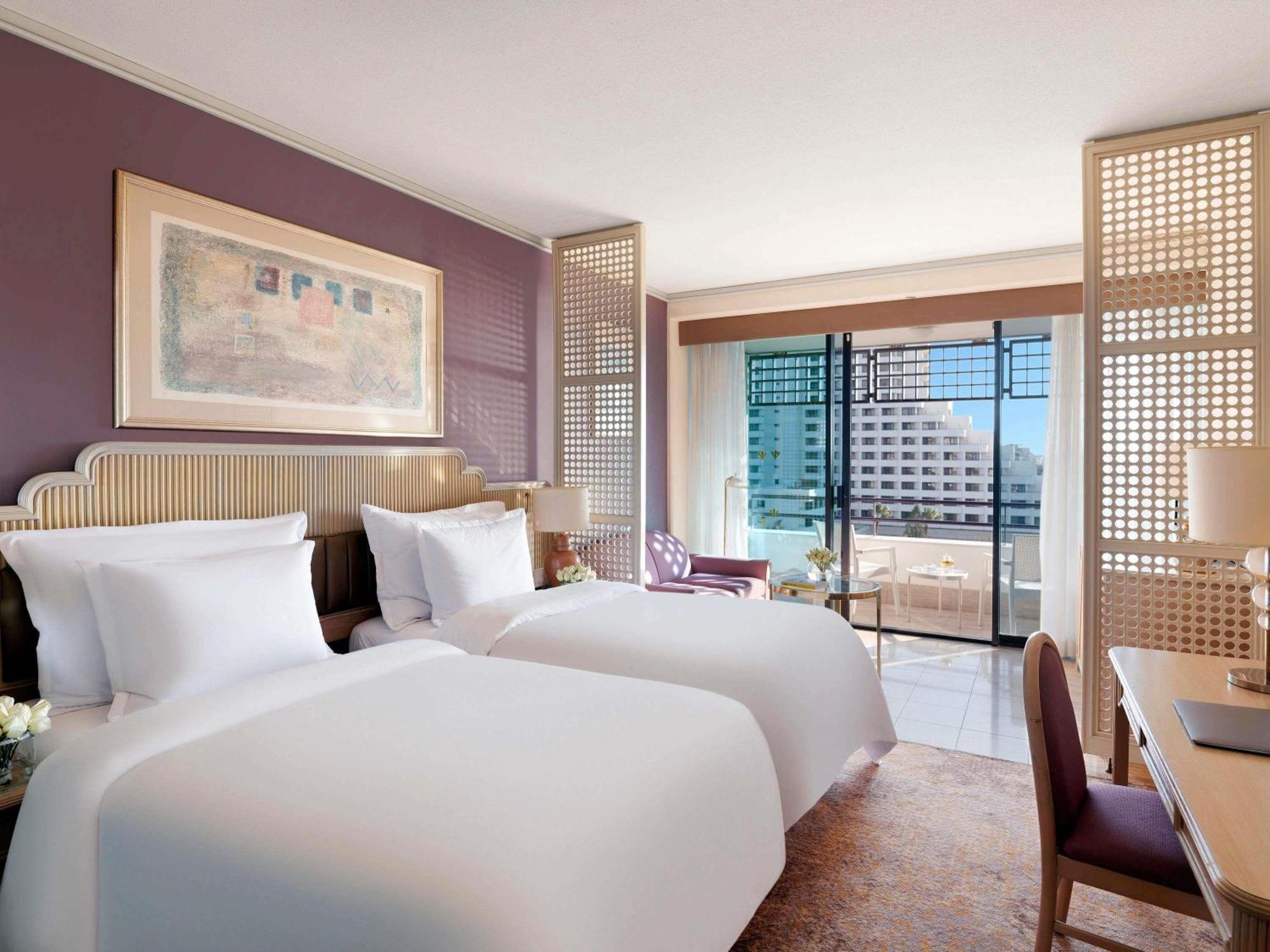 Standard Twin Room Side Sea View