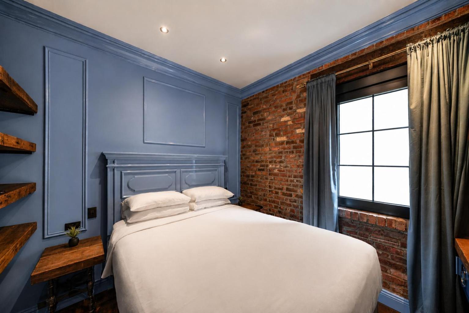 Deluxe Queen Room
