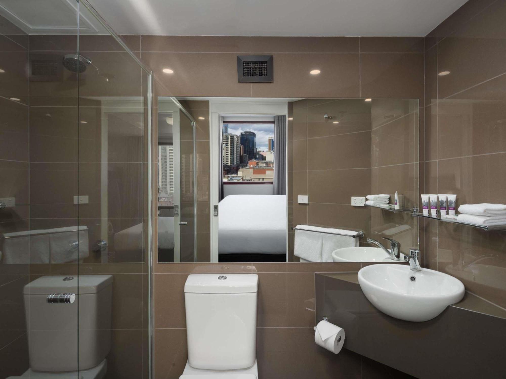 Standard Queen Room