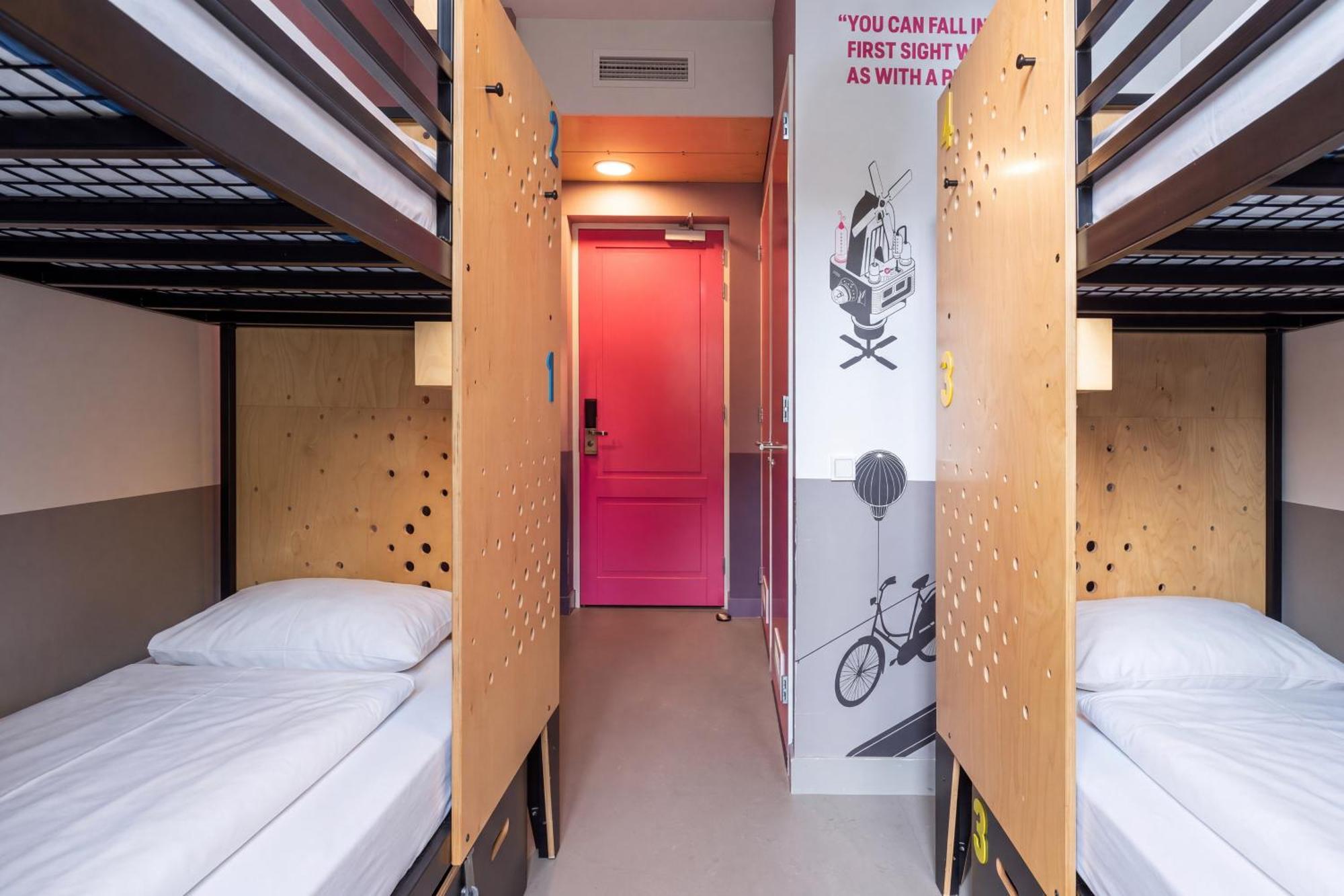 Bed 4-Bed Dormitory Room