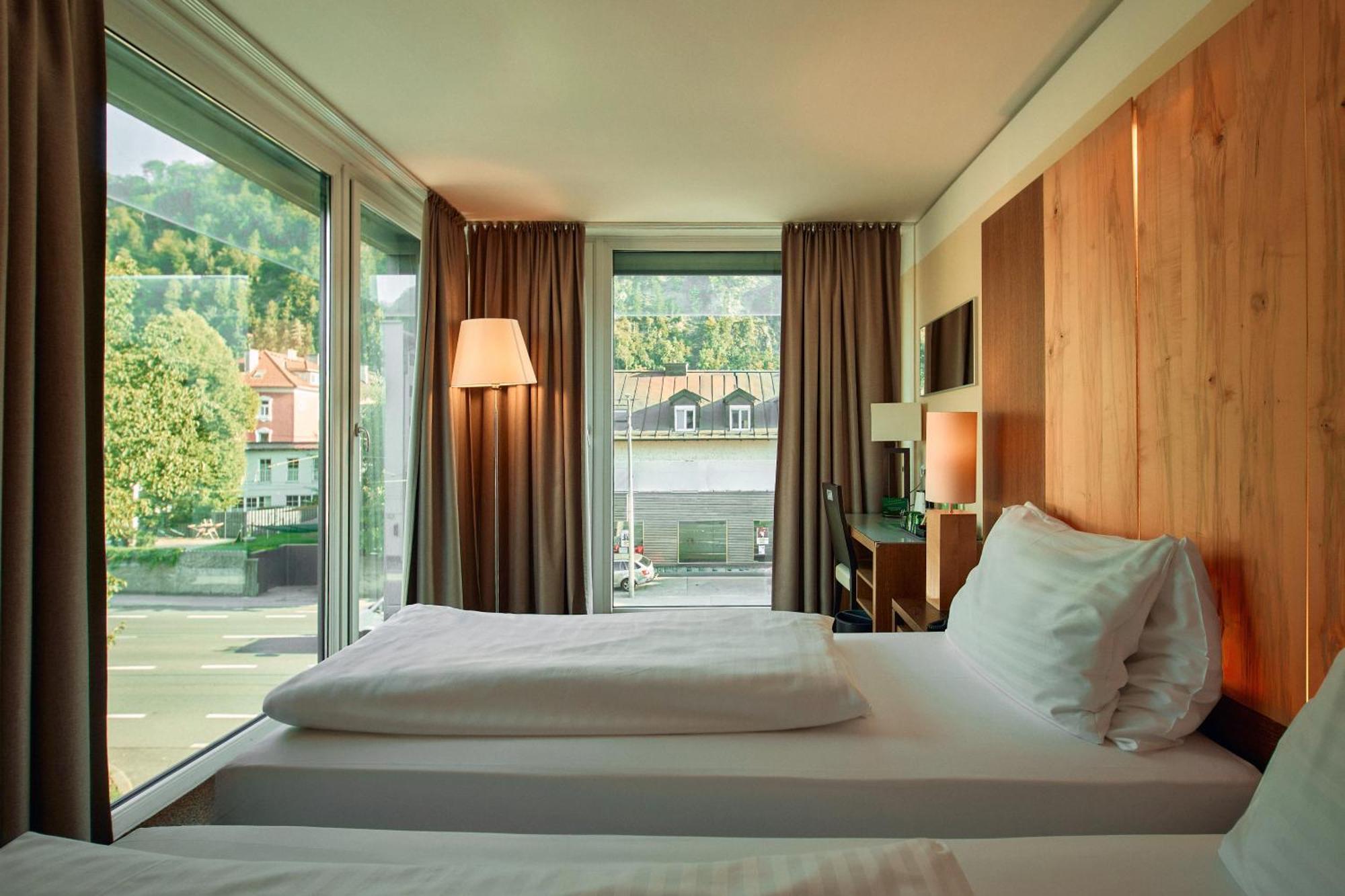 Premium Tweepersoonskamer met 2 Aparte Bedden