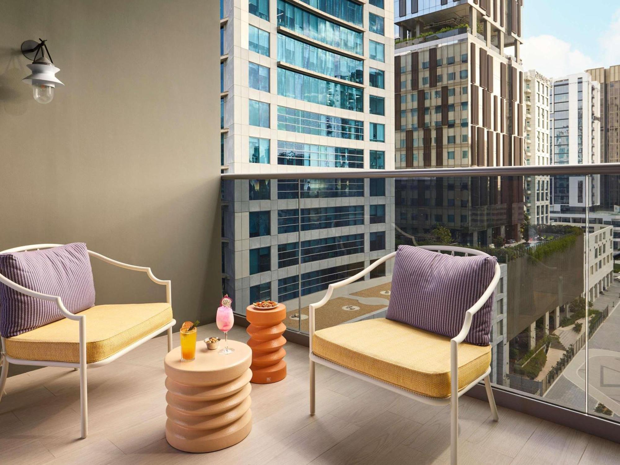 Medium Mama Twin Room Terrace