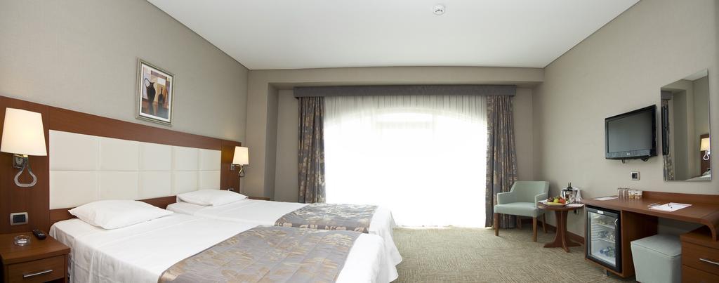 Two Connecting Double Rooms,1177377733:JPEG