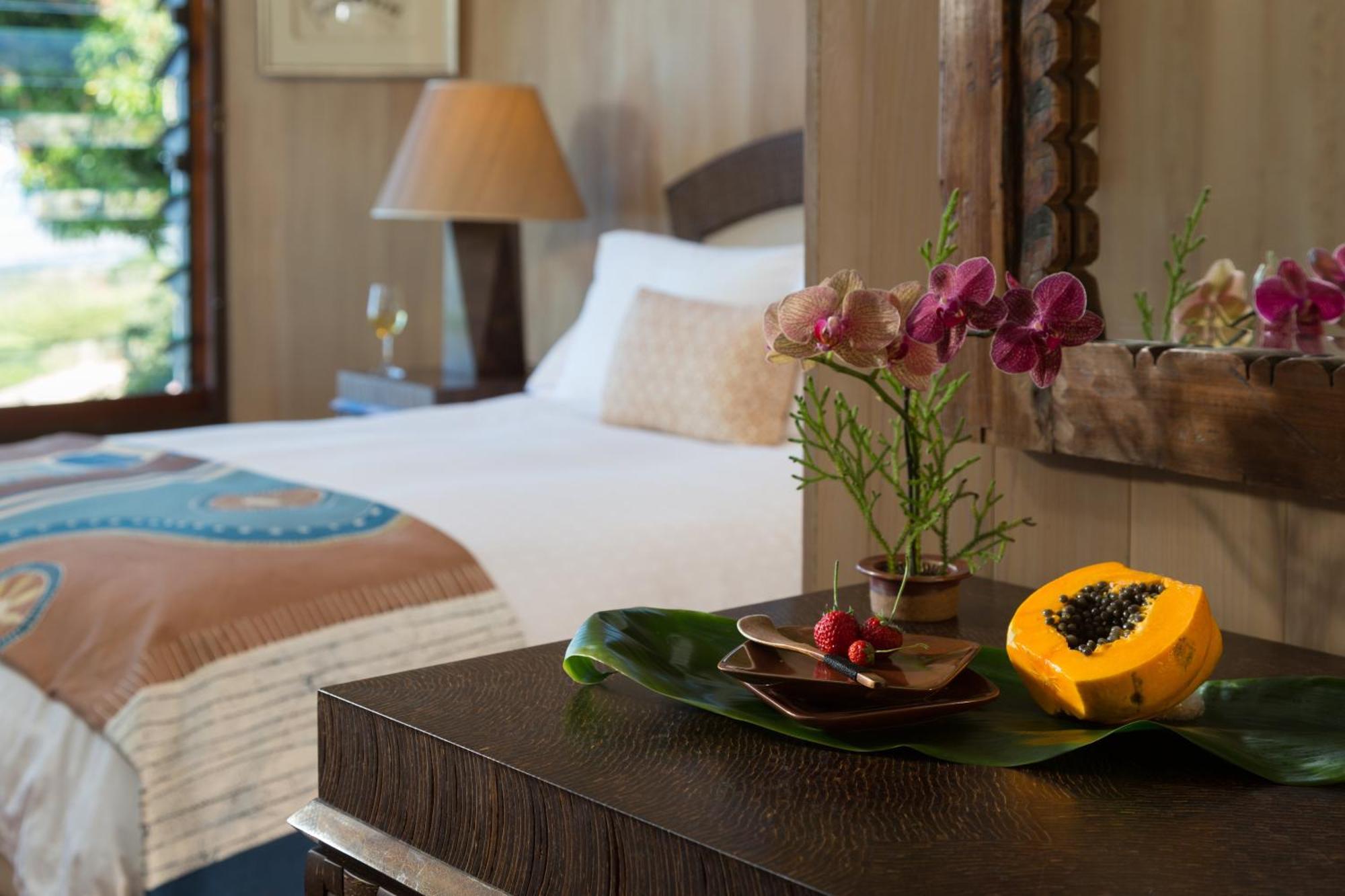 Quarto com Cama Queen-size e Vista do Mar