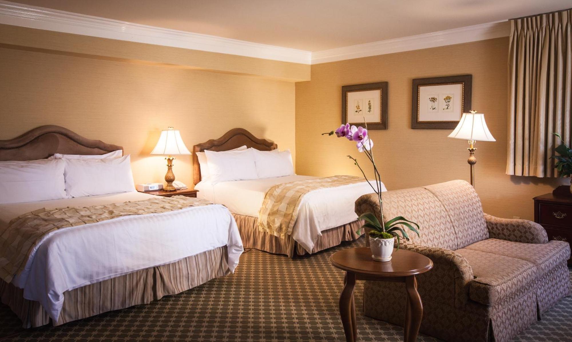 Queen Suite with Two Queen Beds and Balcony - Non-Smoking,701101597:JPEG