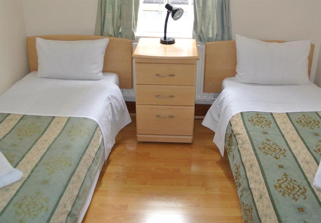 Twin Room with Shared Bathroom,226744061:JPEG
