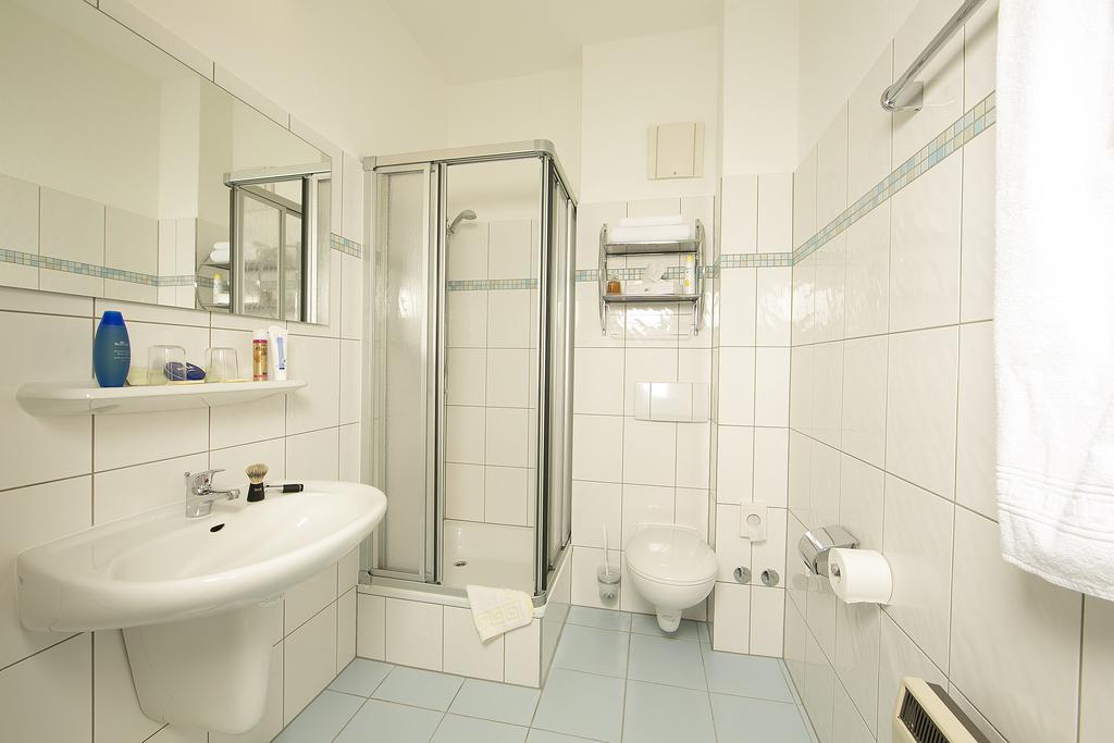 Double Room,1345465217:JPEG