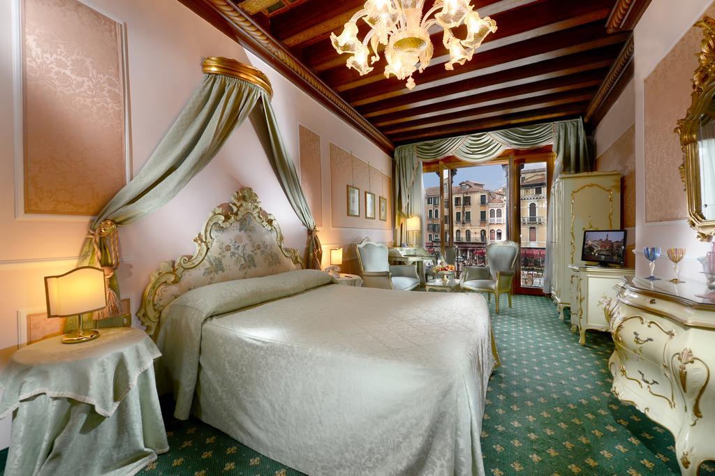 Junior Suite with Balcony and Grand Canal View - no smoking,325964992:JPEG