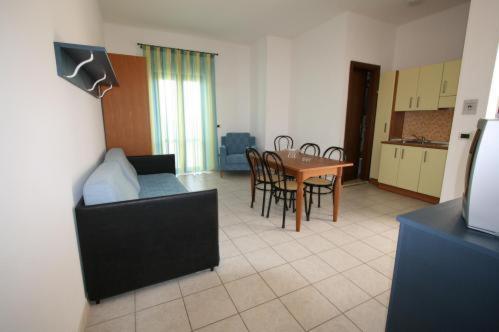 One-Bedroom Apartment (4 Adults),63073369:JPEG
