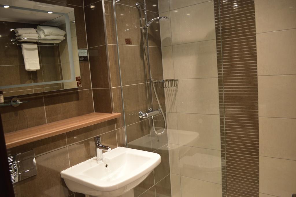 Loch View Twin Room,769001020:JPEG