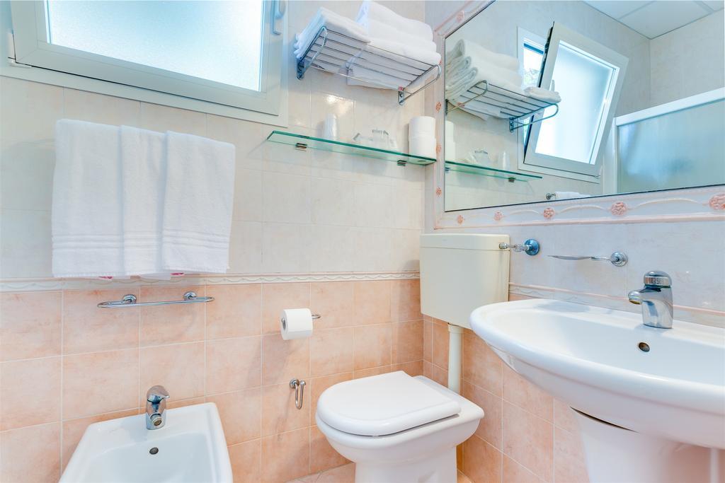 Double or Twin Room Garden View