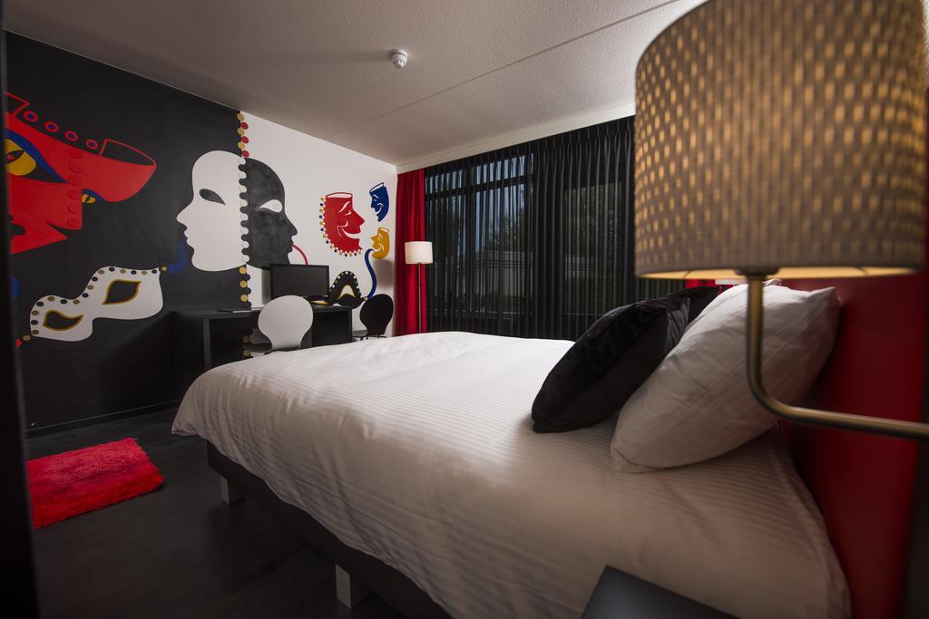 Art Double Room