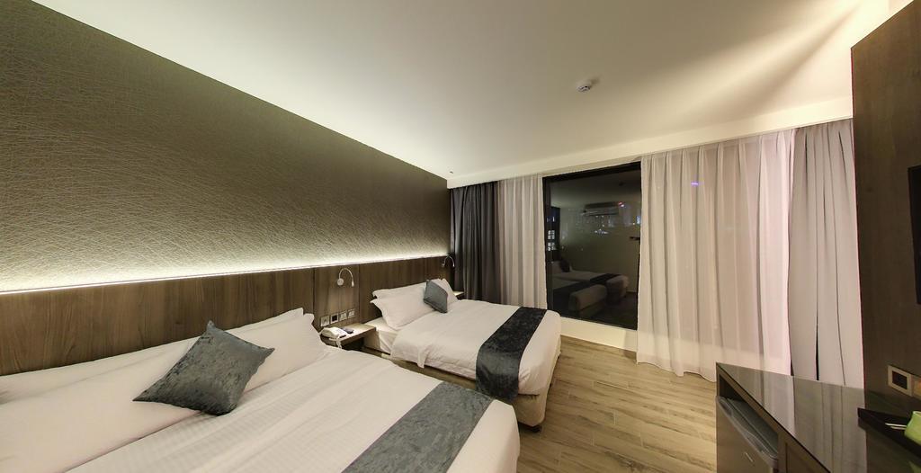 Deluxe Family Room