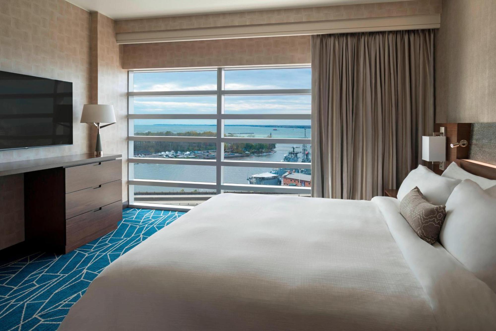 King Room Lake View,1385914499:JPEG