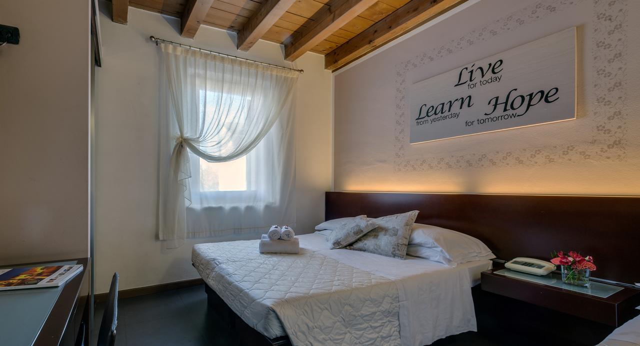 Double Room,665416071:JPEG