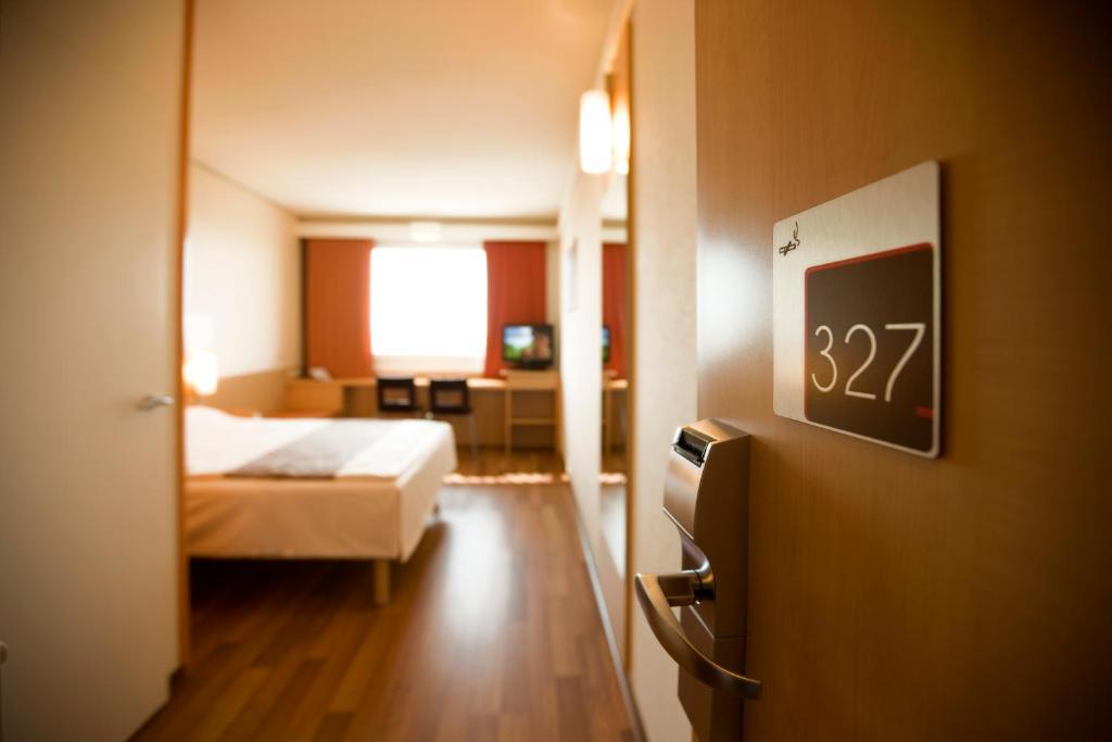 Standard Double Room,61323334:JPEG