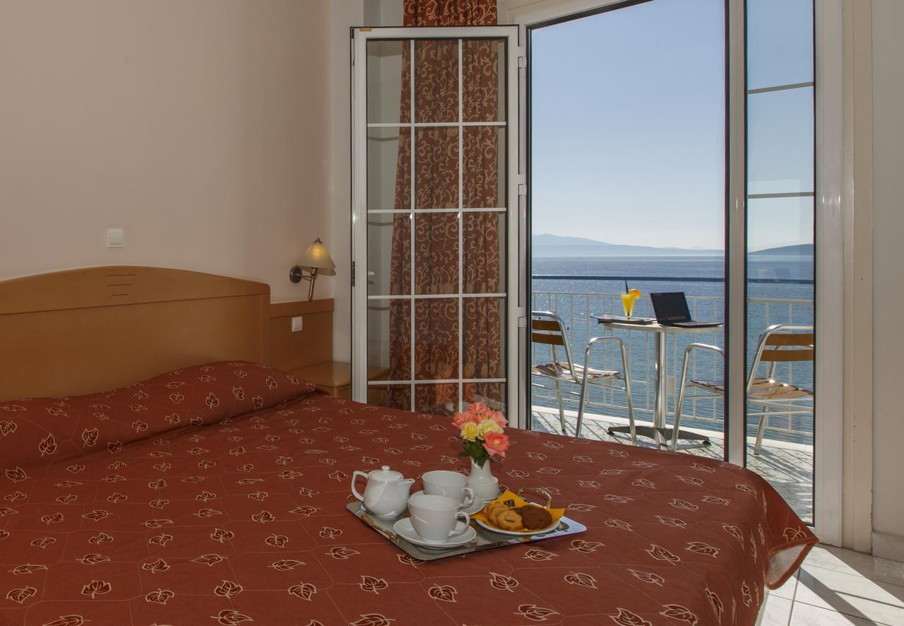 Double or Twin Room with Sea View,630917937:JPEG