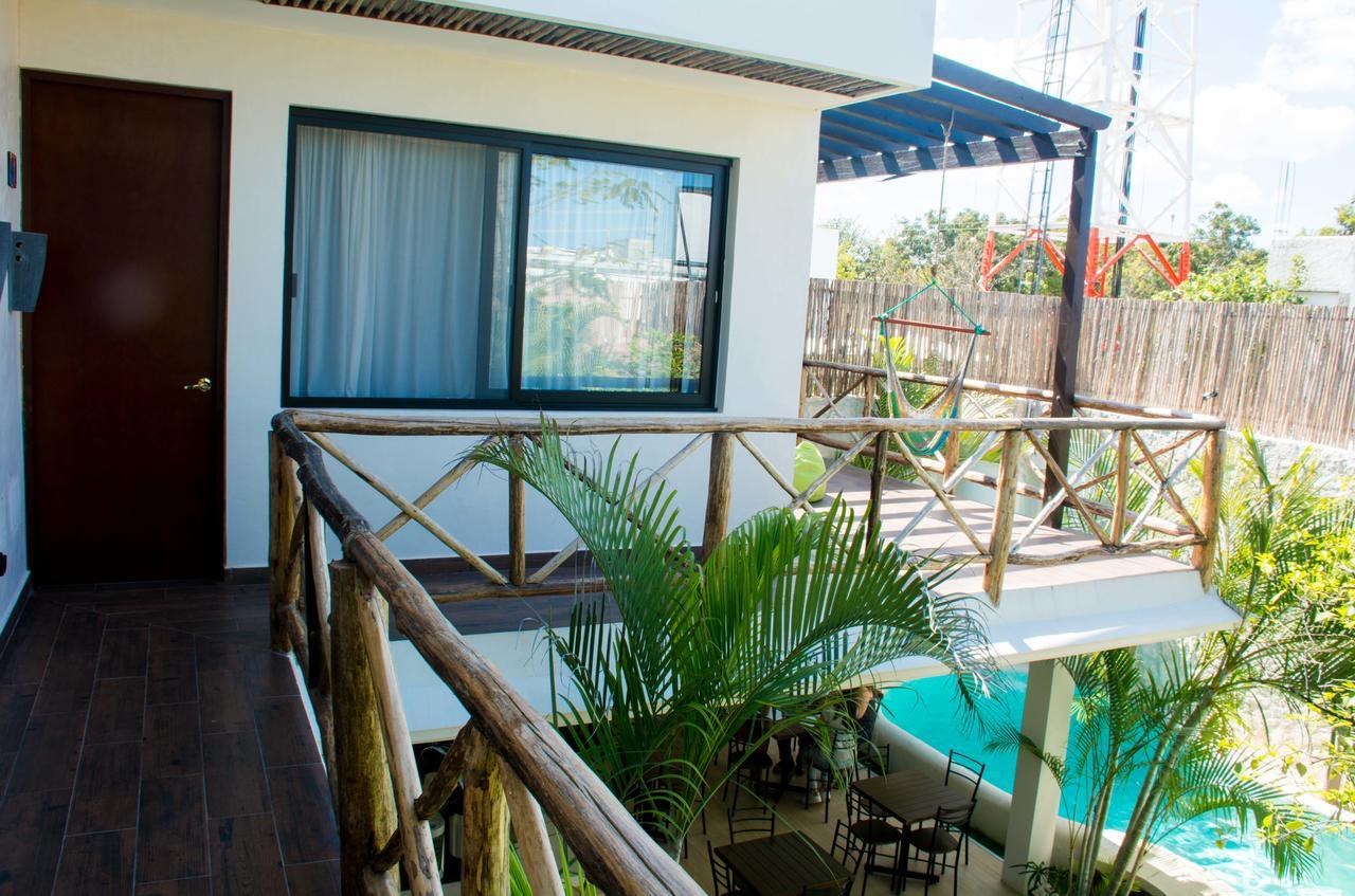 Junior Suite with Pool View,663468054:JPEG