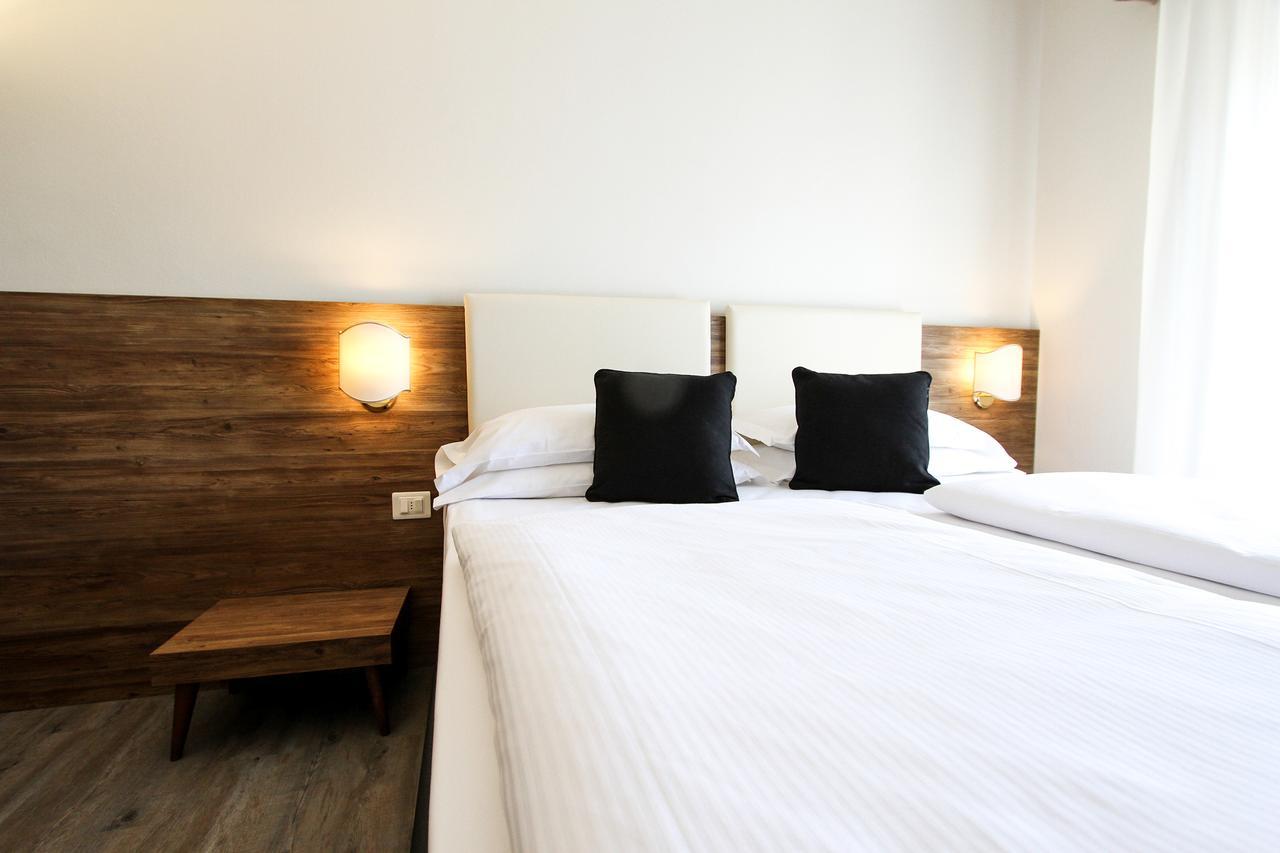 Superior Double Room with Balcony,785793966:JPEG