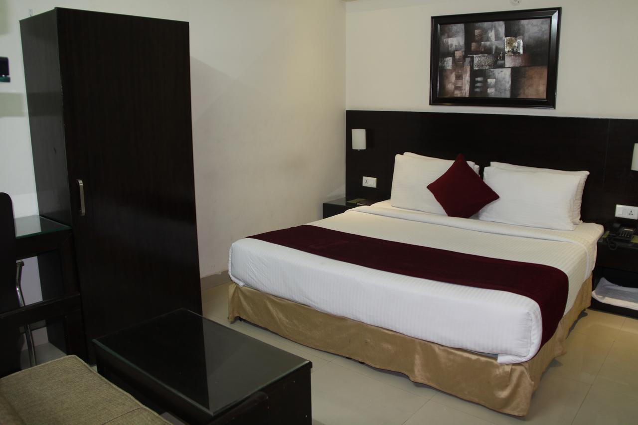 Superior Single Room,1522215085:JPEG
