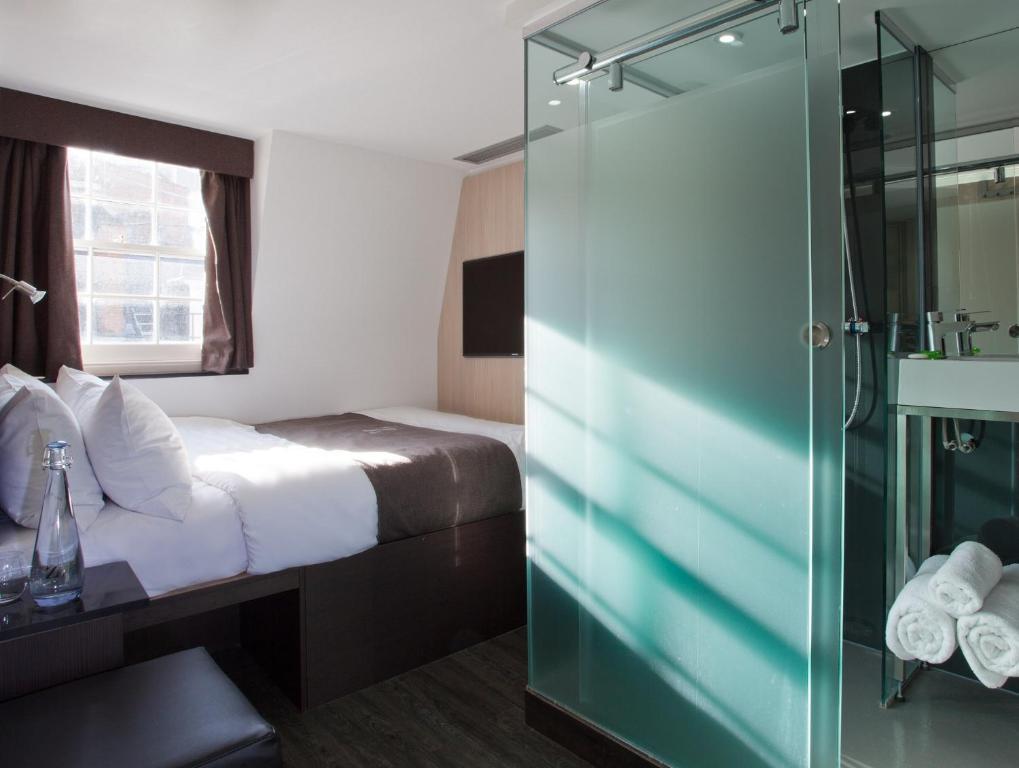 Quarto Duplo