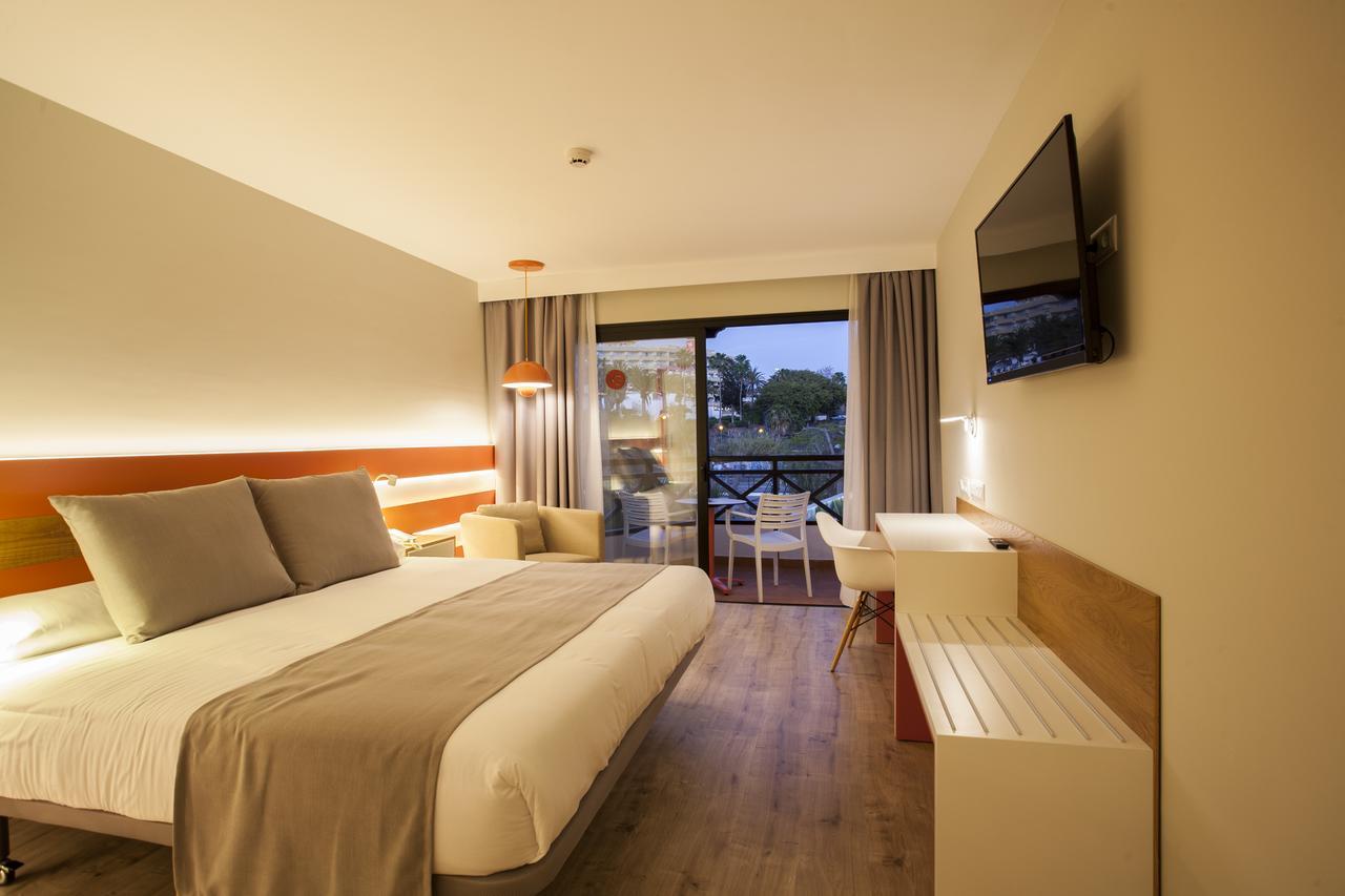 Double Room with Pool View,663694440:JPEG