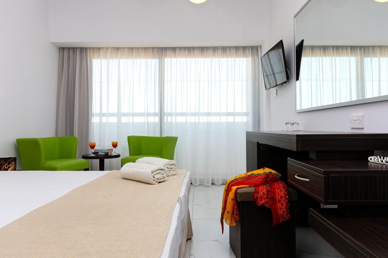 Superior Double or Twin with Side Sea View