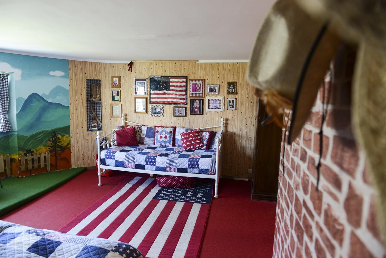 Double Room DollyWould