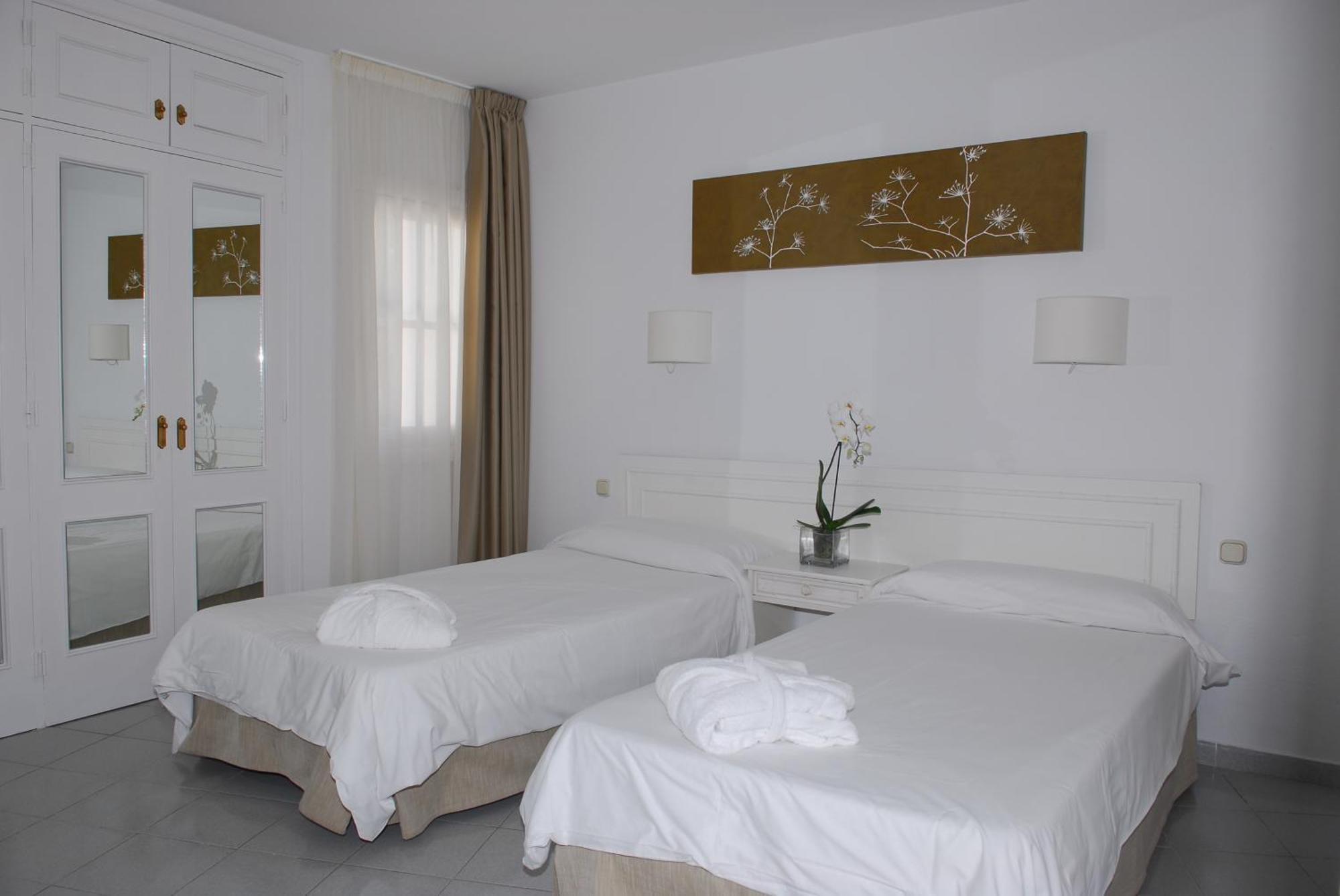 One-Bedroom Apartment - Top Floor,1294301539:JPEG