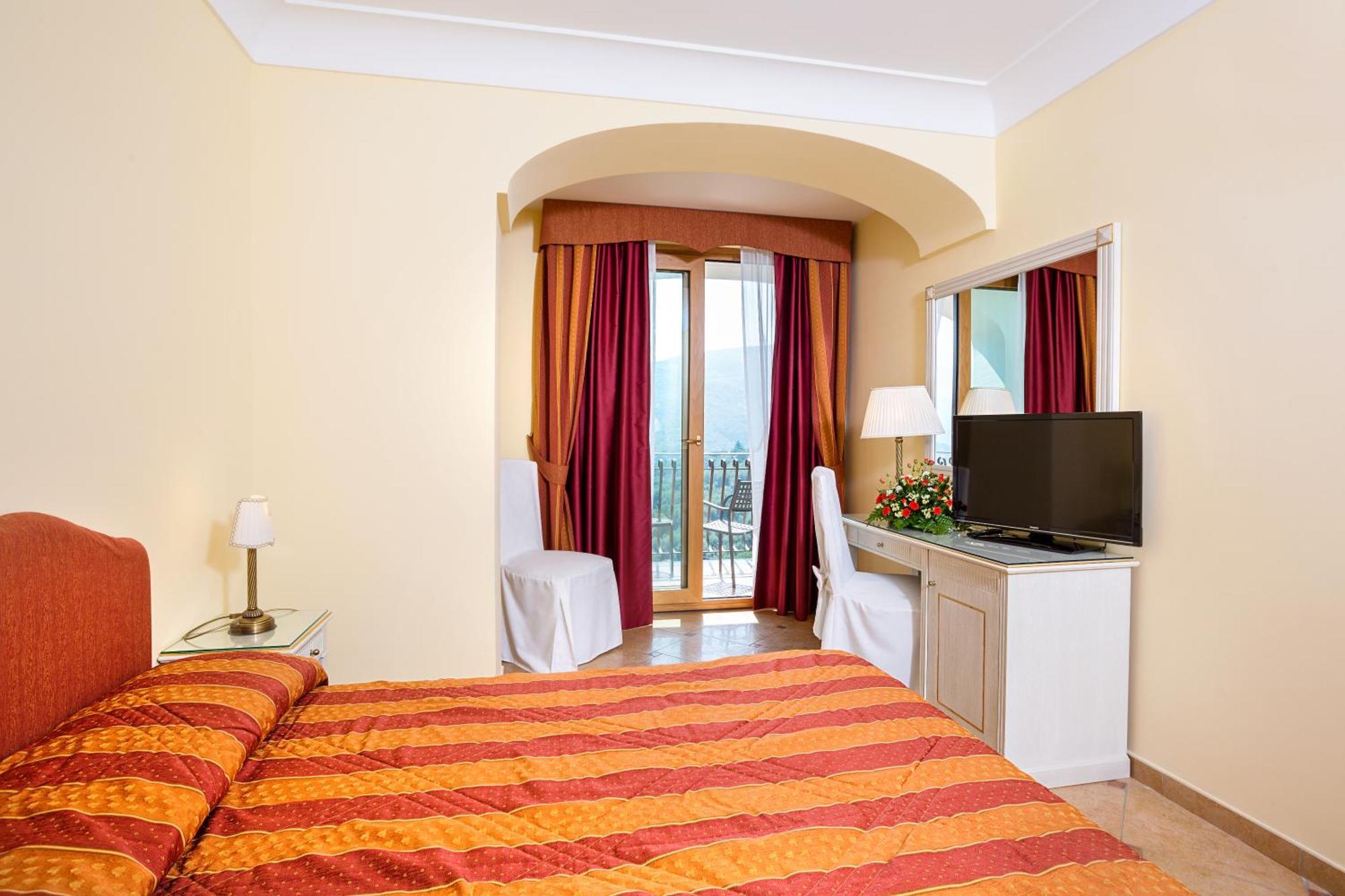 Triple Room Balcony Partial Sea View