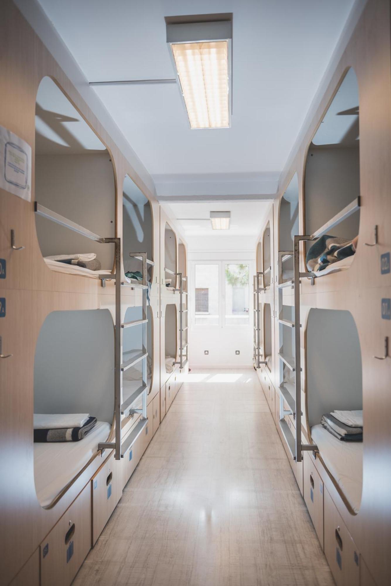 Bed 16-Bed Mixed Dormitory Room