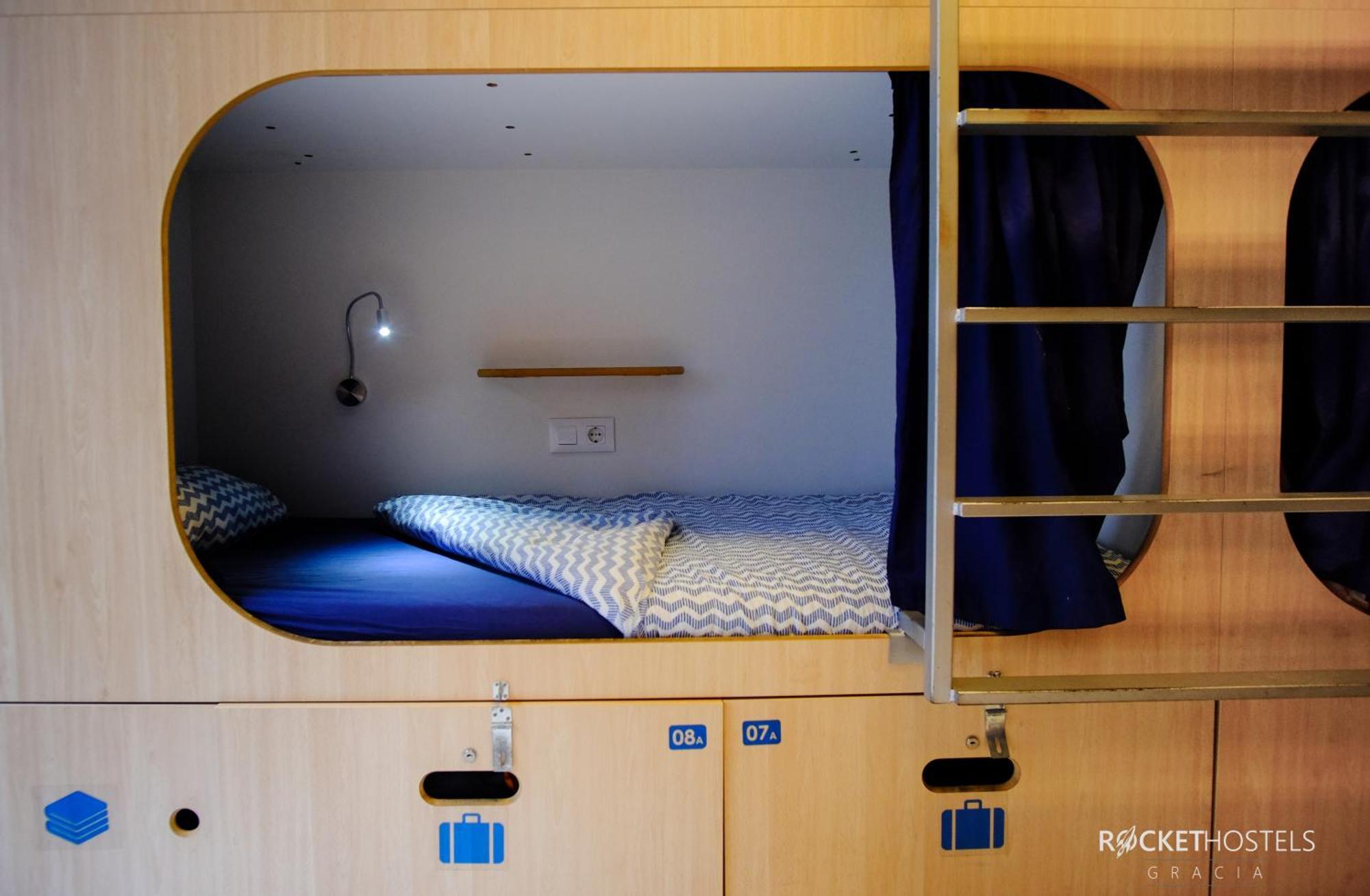 Bed 16-Bed Mixed Dormitory Room