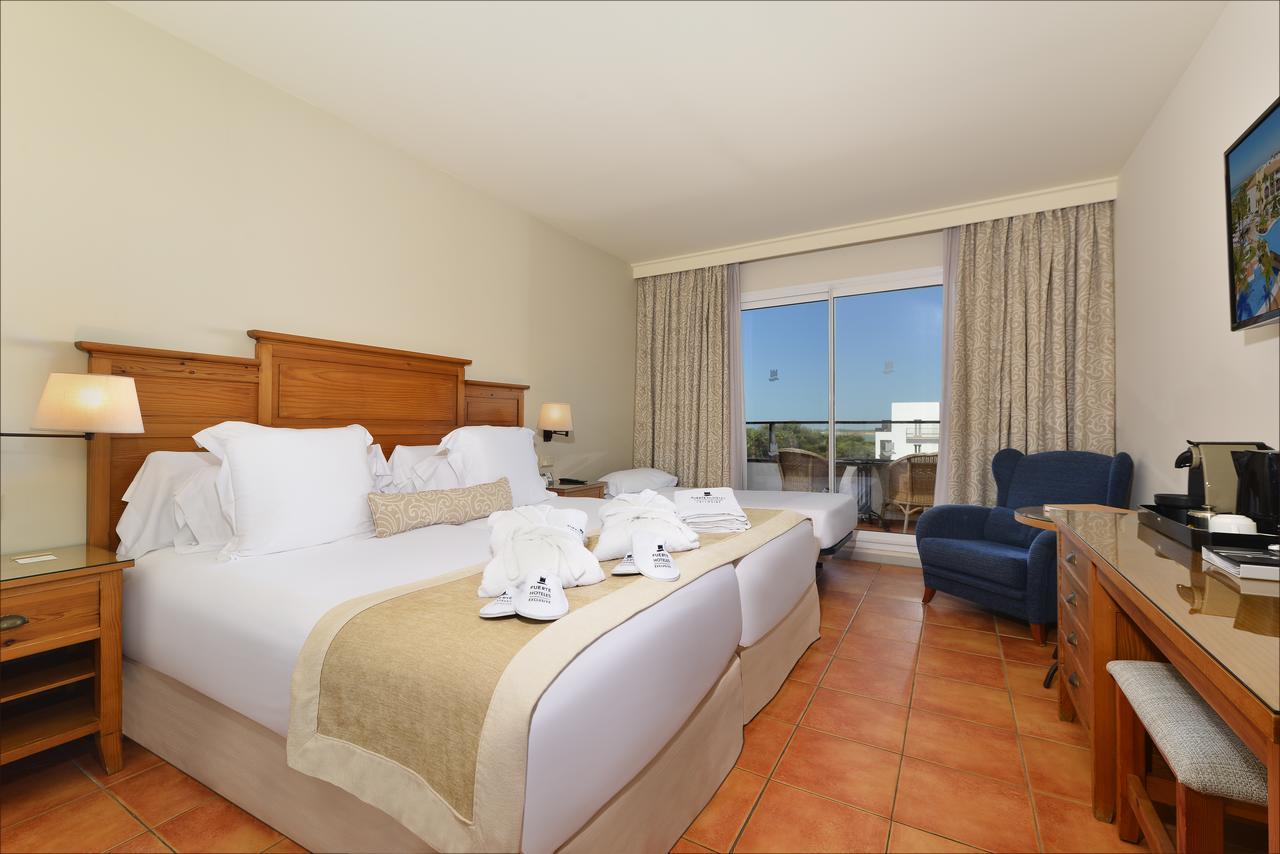 Chambre Double Exclusive – Vue Latérale sur Mer