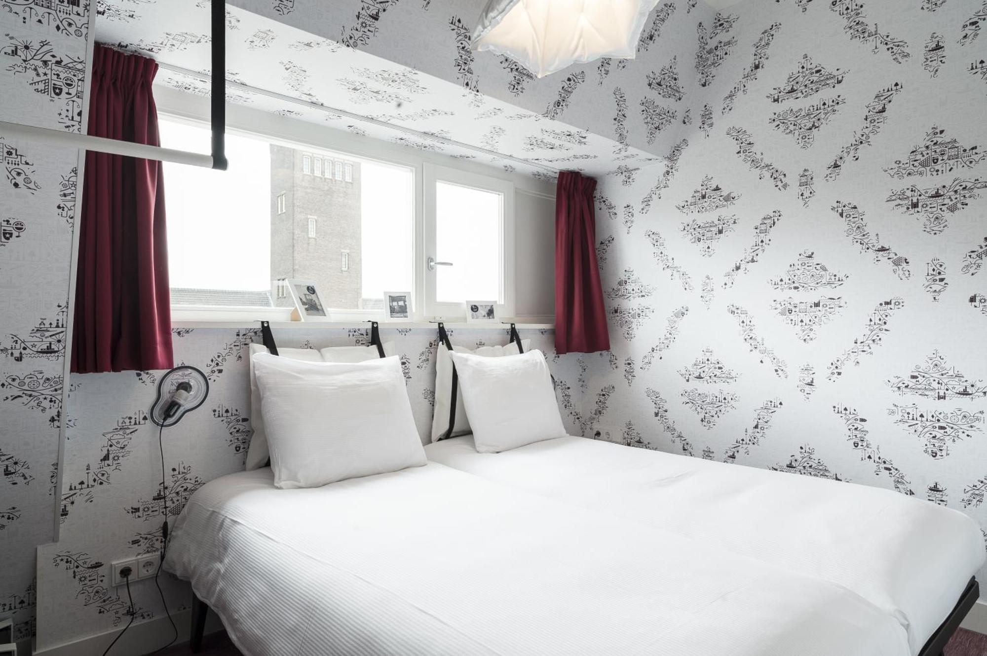 Basic Double Room with Street View,1591510866:JPEG