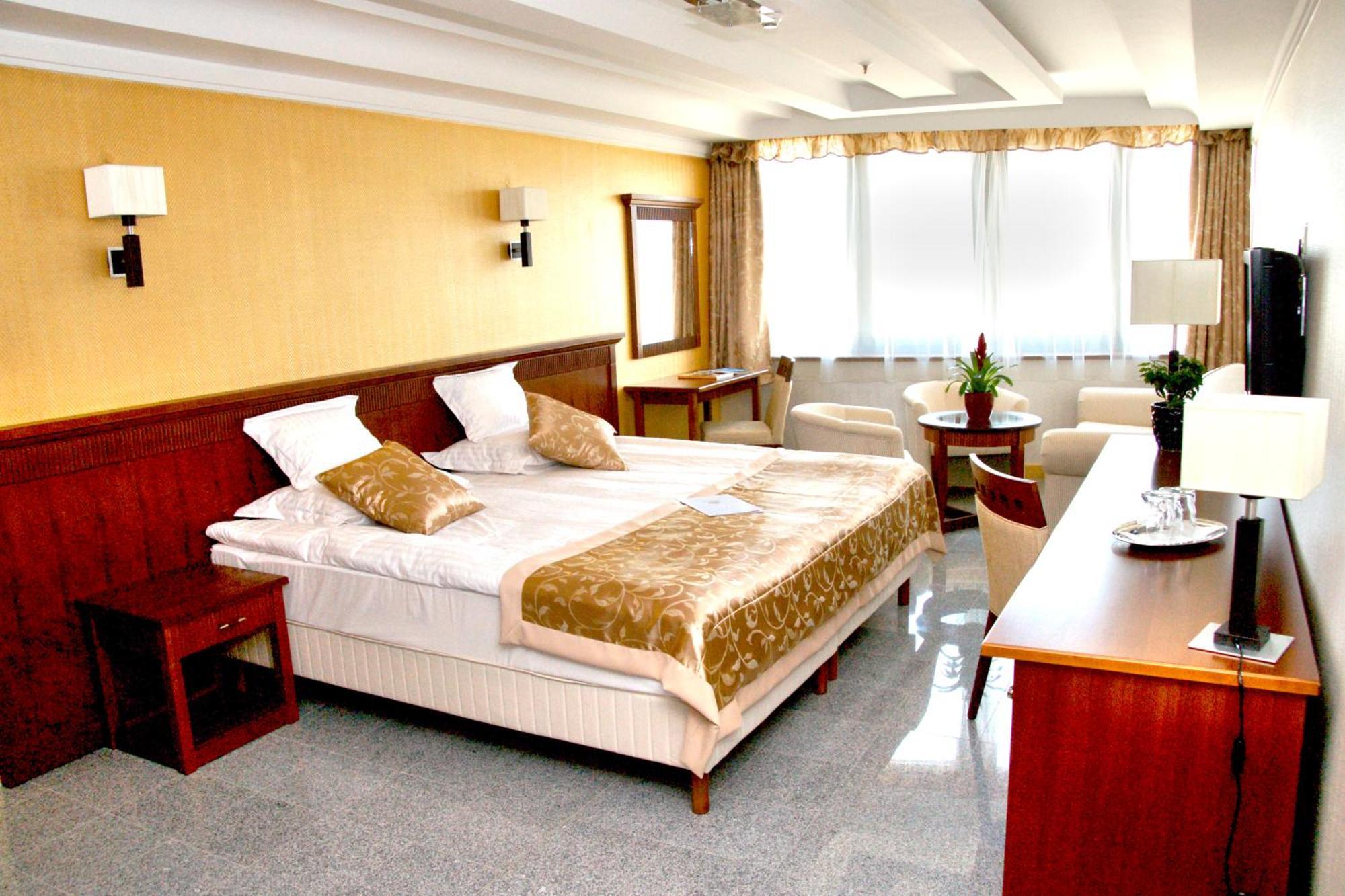 Superior Double/Twin Room,706125421:JPEG