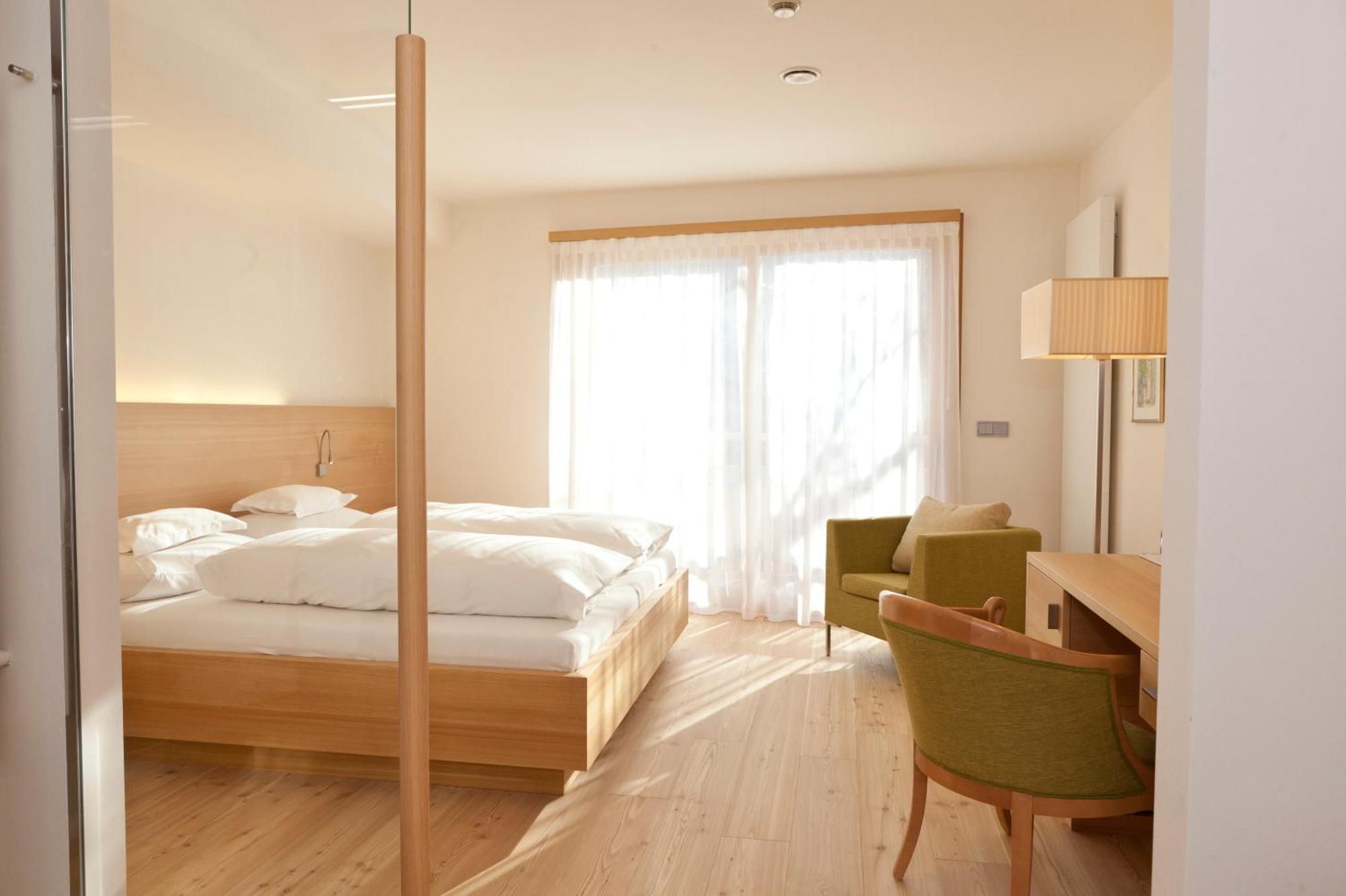 Deluxe Double or Twin Room with Balcony,706700113:JPEG