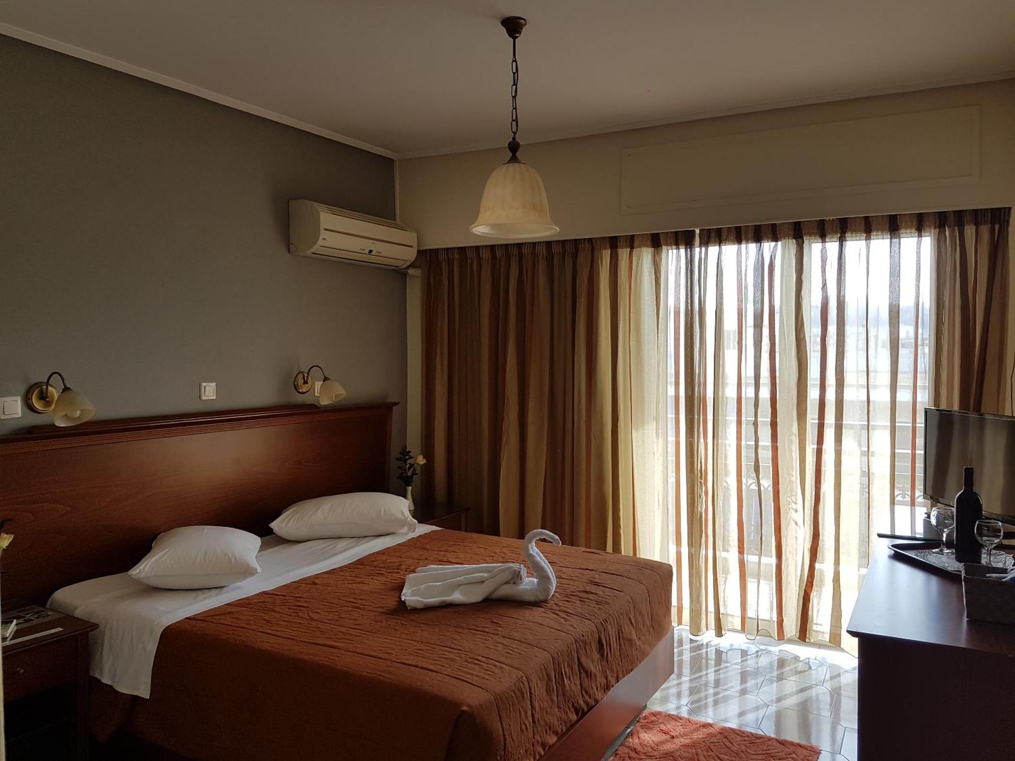 Double or Twin Room,706835455:JPEG
