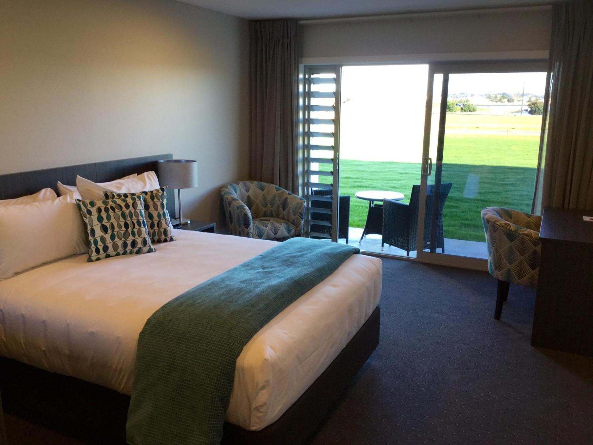 Double or Twin Room with Sea View,707292928:JPEG