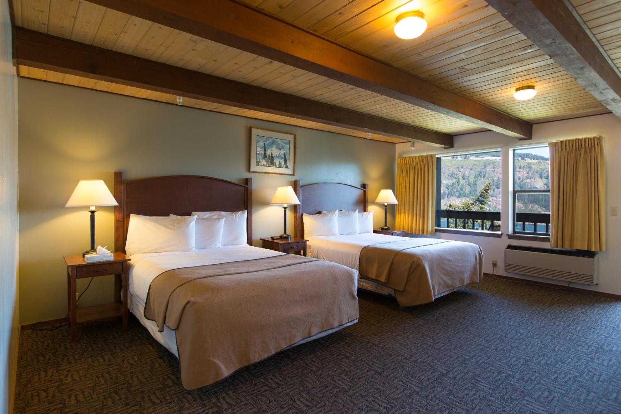 2 Queen Beds, River View with Balcony (Pet Friendly),735962308:JPEG