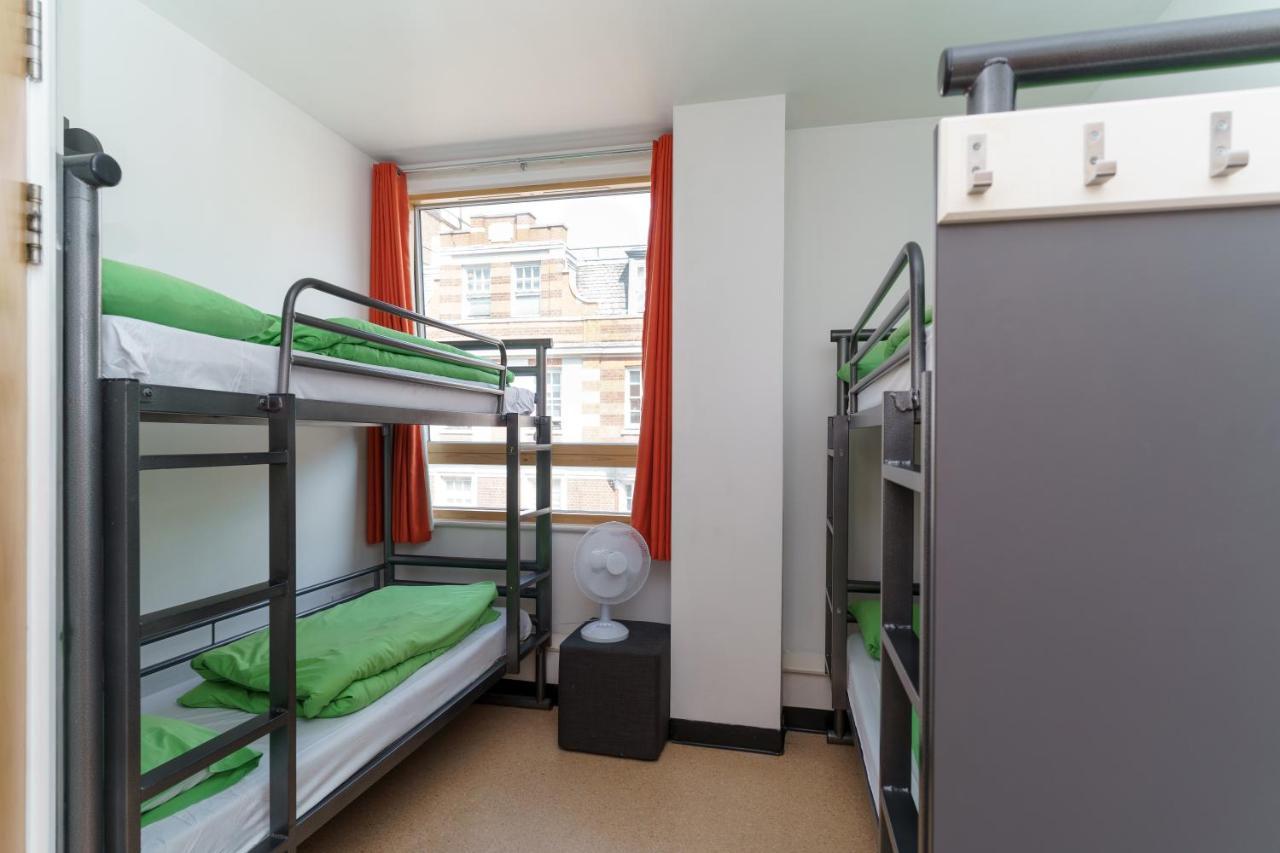 Habitación privada de 4 camas con baño compartido