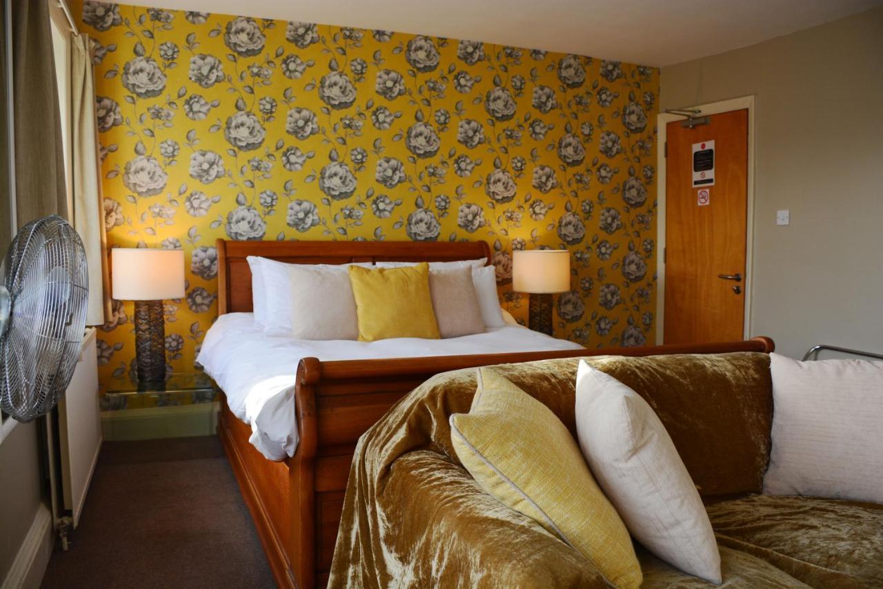 Large Double Room Partial Sea View