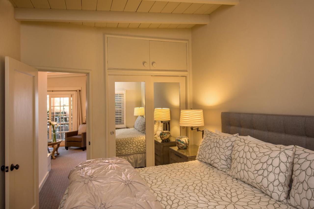 Deluxe King Suite