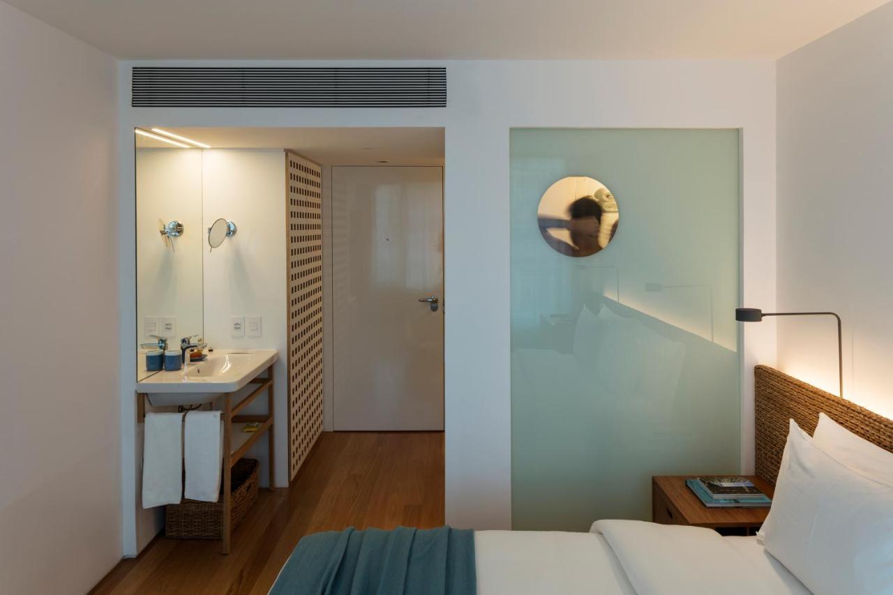Mittelgroßes Zimmer mit Stadtblick