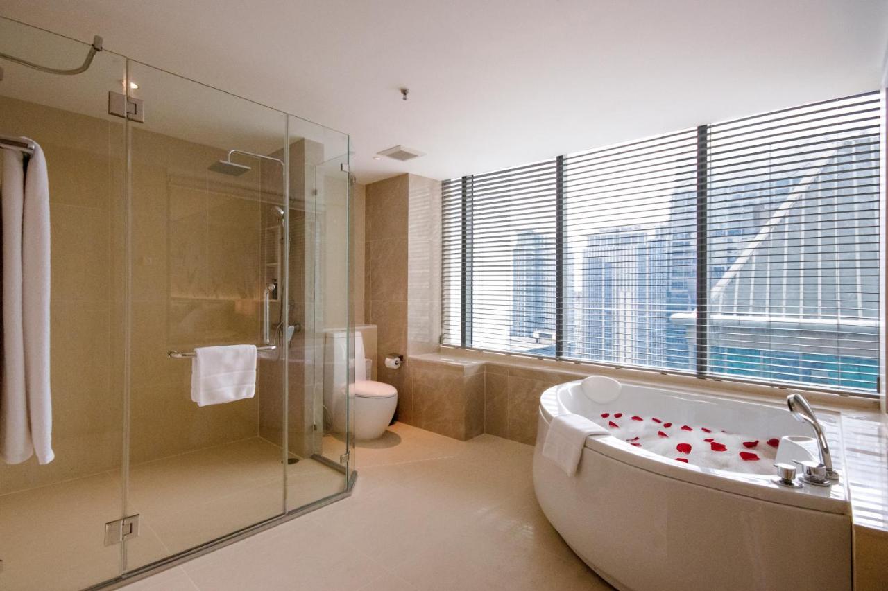 1 Bedroom Corner Suite Roselle Suite