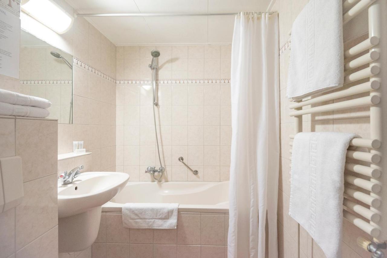 Family Studio,1756536413:JPEG