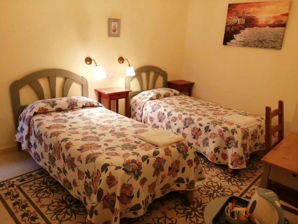 Twin Room with Shared Bathroom