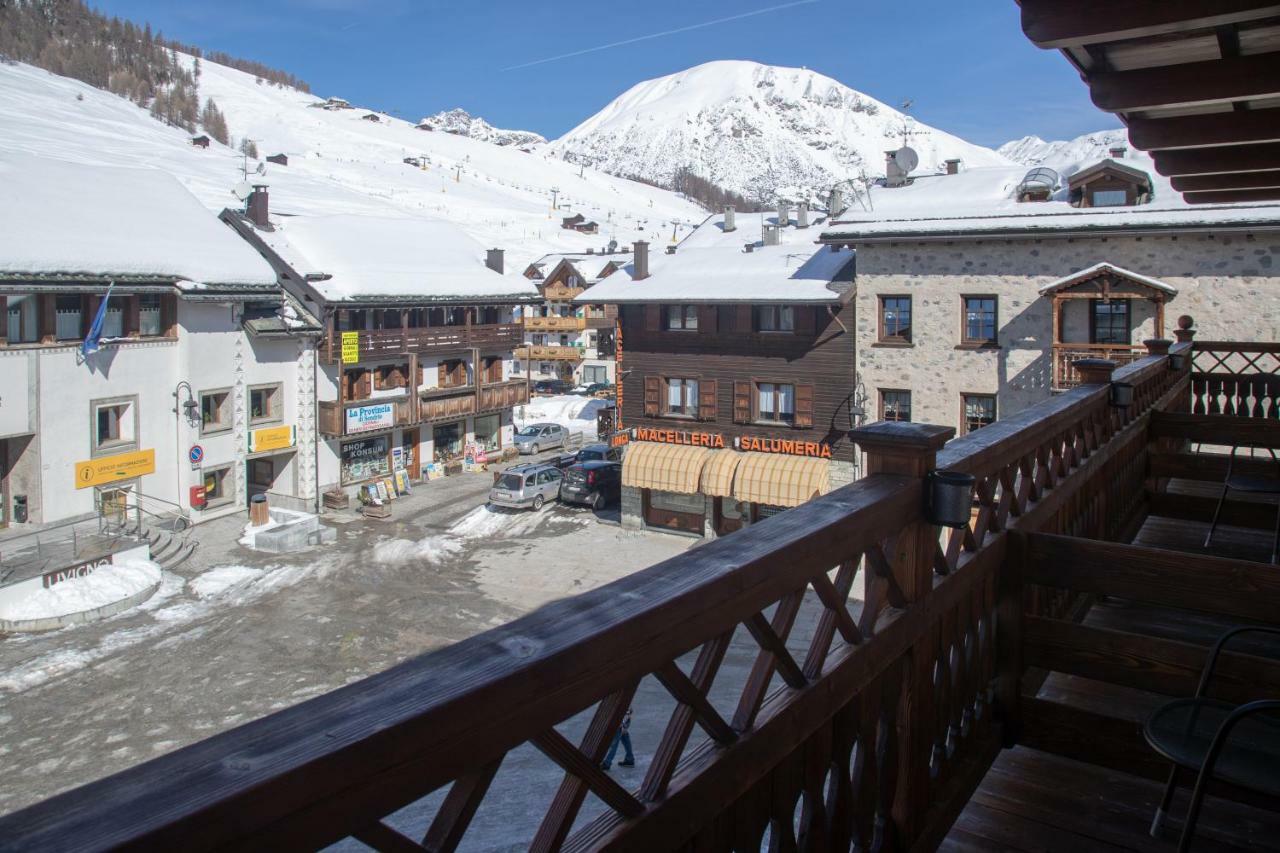 Standard Double or Twin Room Balcony